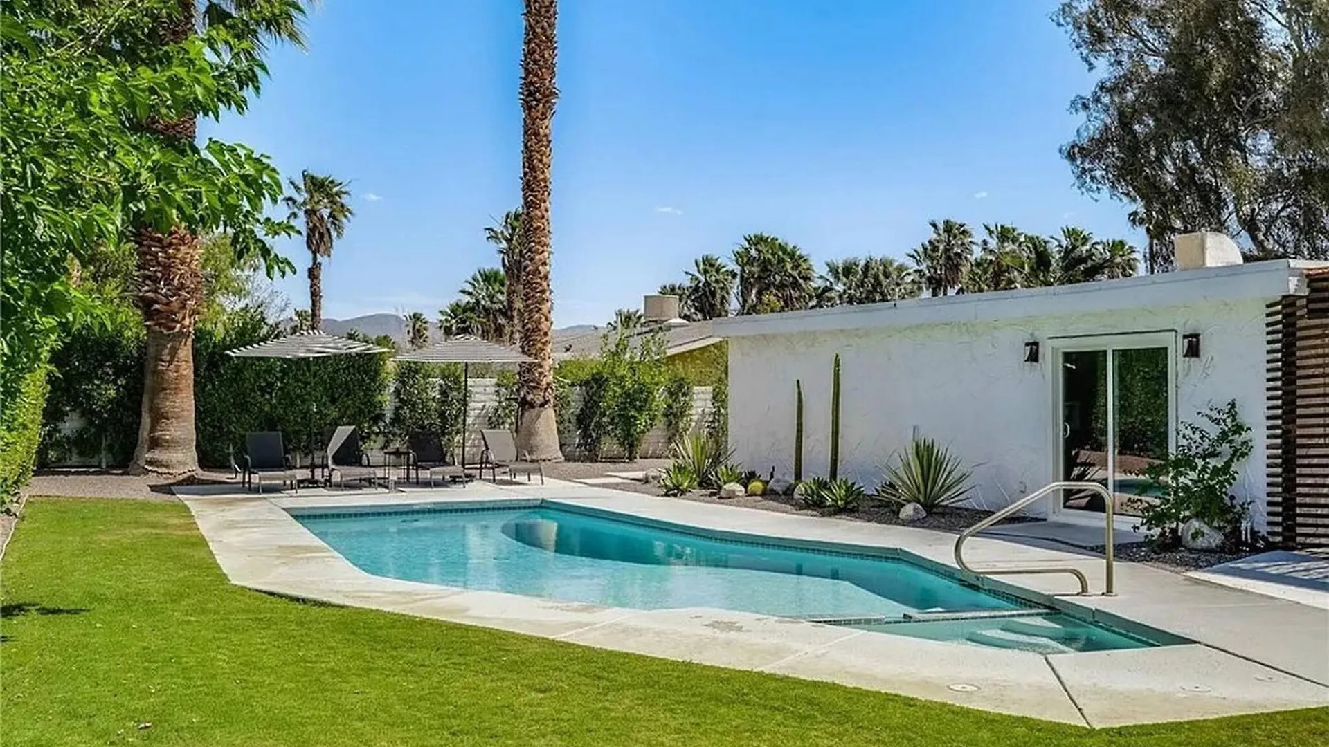 Desert Oasis With Modern Comforts Palm Springs 0*,