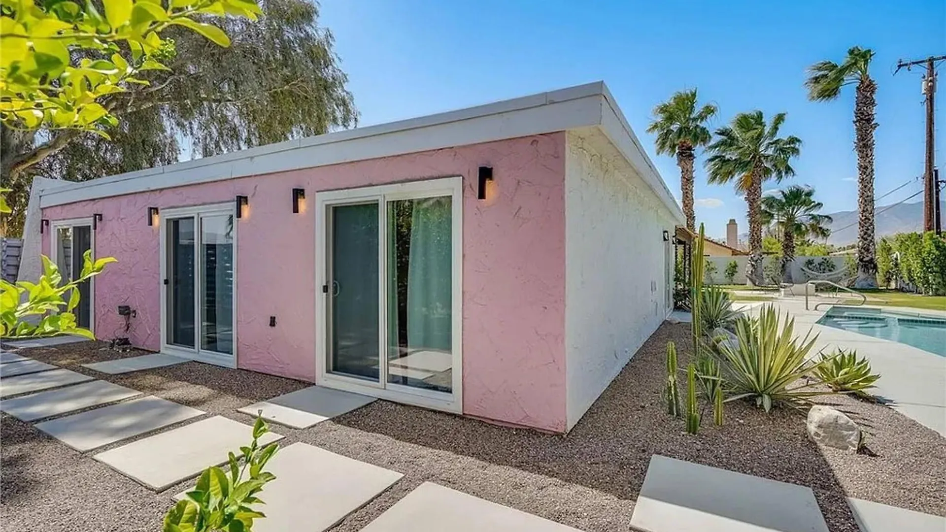 Desert Oasis With Modern Comforts Palm Springs