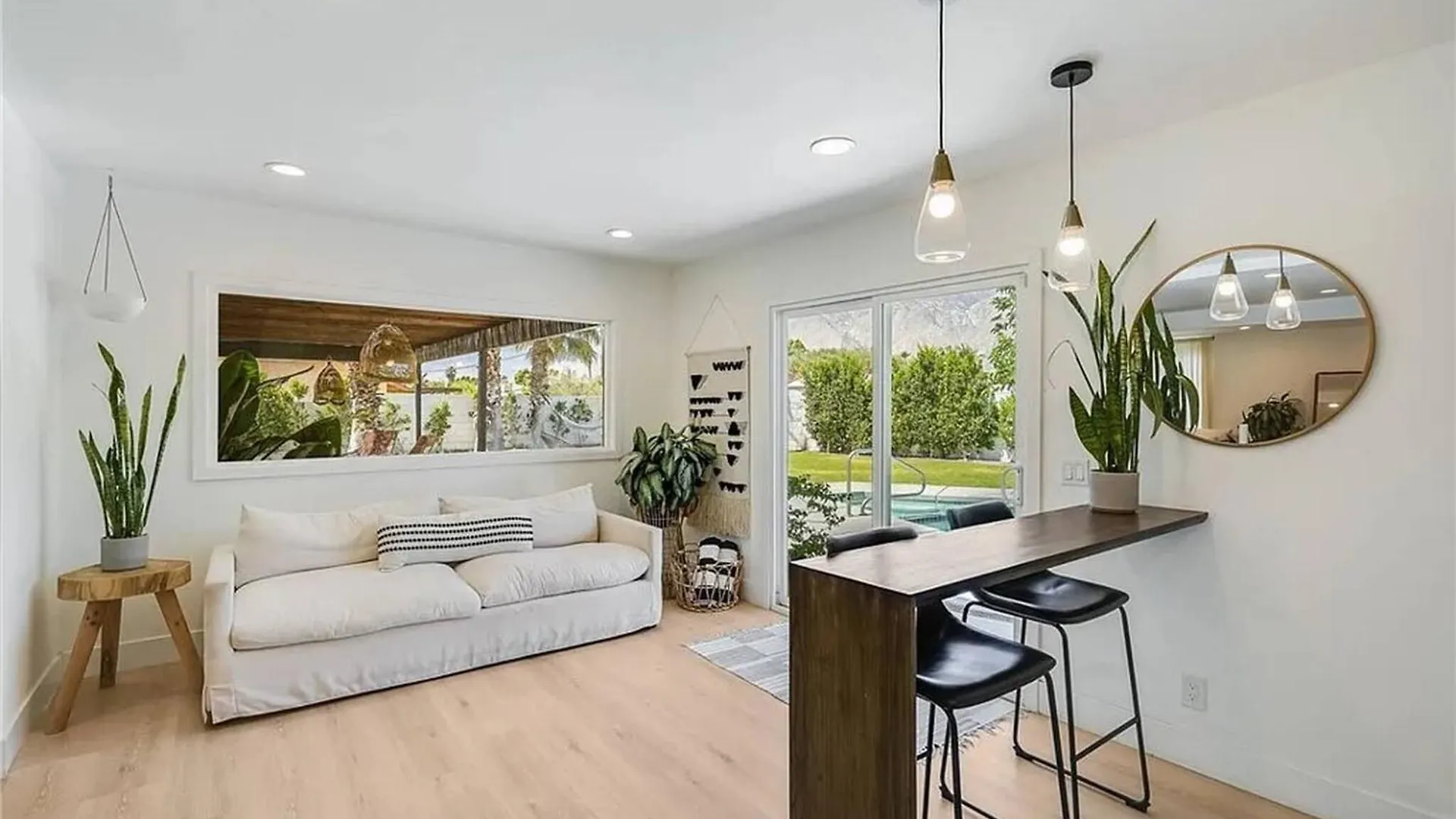 Desert Oasis With Modern Comforts Palm Springs
